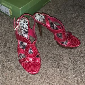 Brand new hot pink Gianni bini heels size 10